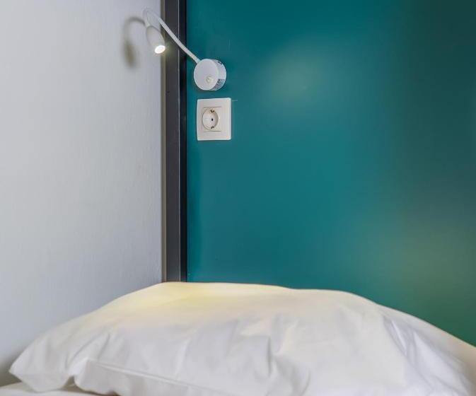 스탠다드 4인용 룸 공용 욕실, Intra Muros Hostel