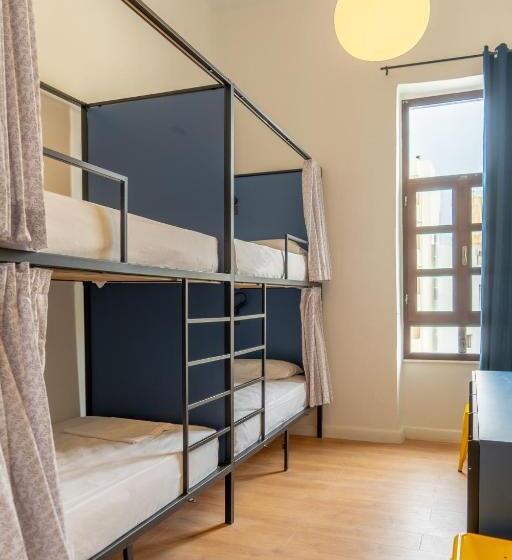 Quarto Quadruplo Estandar Banheiro Compartilhado, Intra Muros Hostel