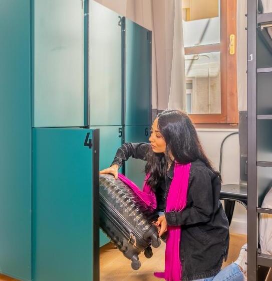 패밀리 룸 공용 욕실, Intra Muros Hostel