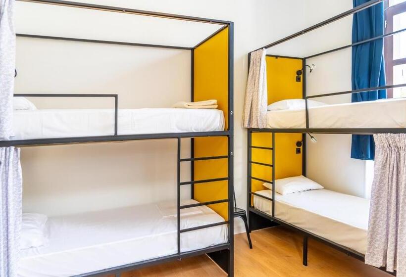Семейный Номер Совместный Санузел, Intra Muros Hostel