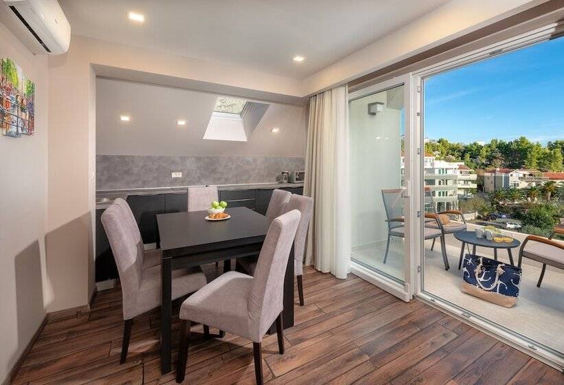 דירת חדר, Central Beach 9