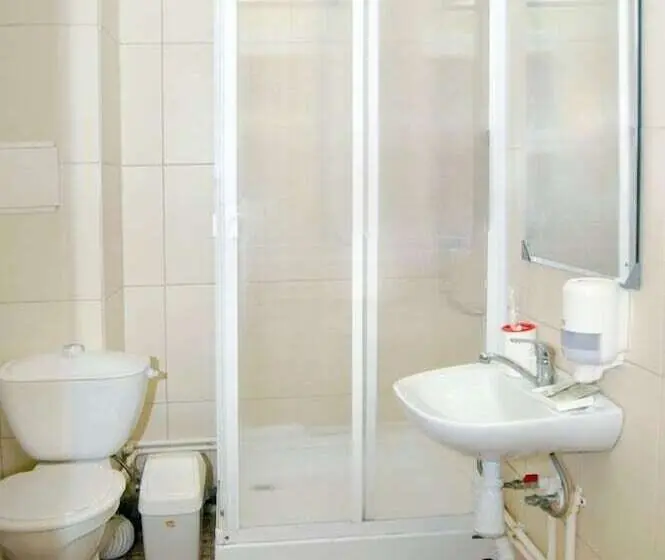 Standard Yhden Hengen Huone, Livadia