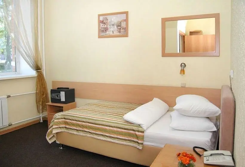 Standard Yhden Hengen Huone, Livadia