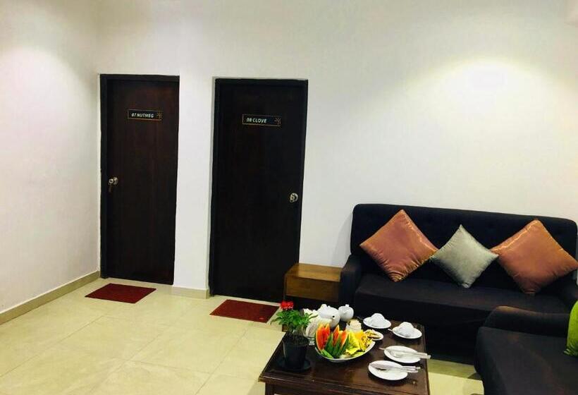 Quarto Deluxe, Spice Ella