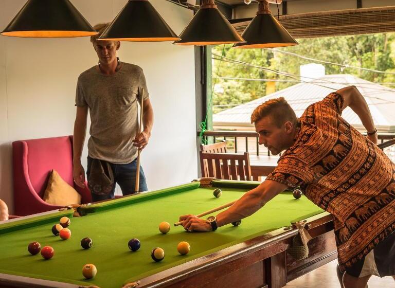 Quarto Estandar Individual, Spice Ella