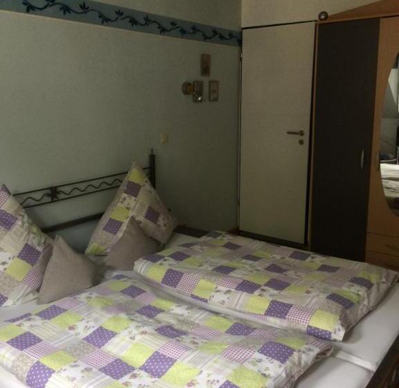 חדר סטנדרט, Zur Fledermaus