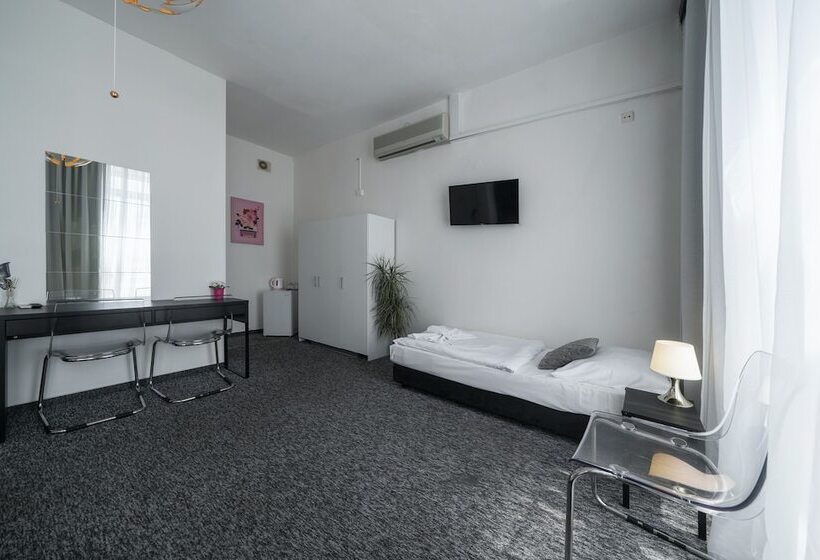 Номер Стандарт Трехместный, Penzion Homer Poděbrady