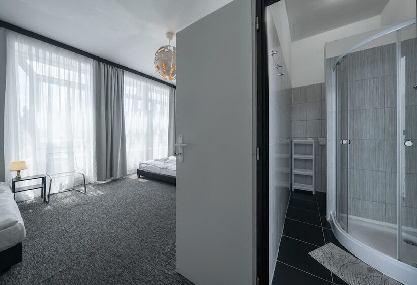 Номер Стандарт Трехместный, Penzion Homer Poděbrady