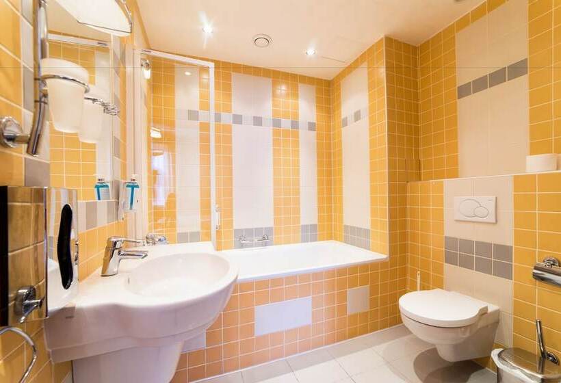 Номер Superior с Балконом, Penzion Homer Poděbrady