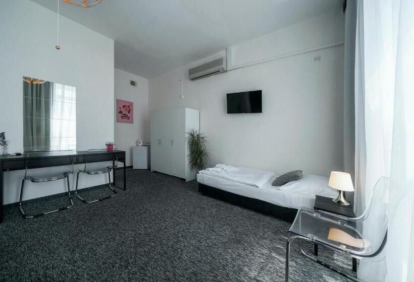 Номер Стандарт Трехместный, Penzion Homer Poděbrady