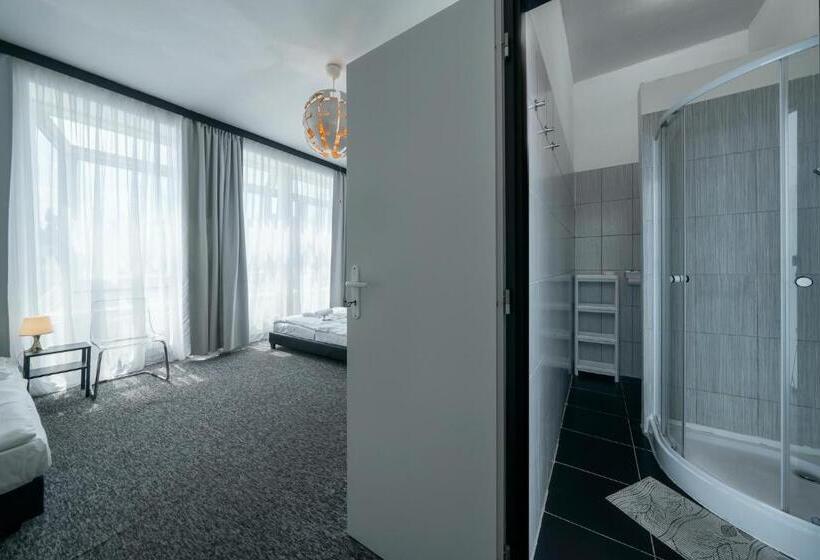 Номер Стандарт Трехместный, Penzion Homer Poděbrady