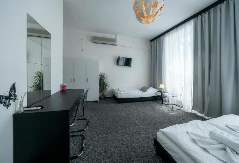 Номер Стандарт Трехместный, Penzion Homer Poděbrady