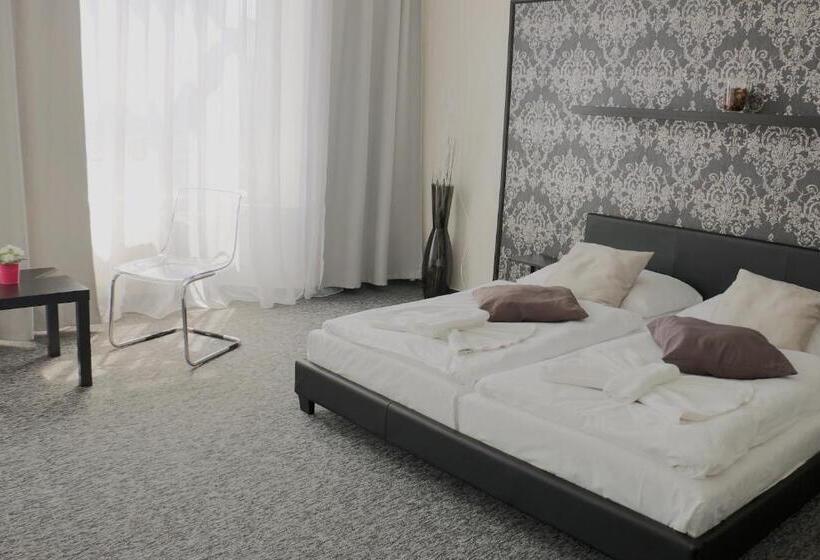 Четырехместный Номер Стандарт, Penzion Homer Poděbrady