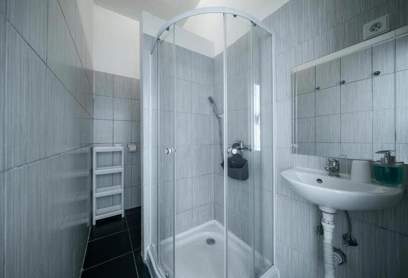 Номер Стандарт Трехместный, Penzion Homer Poděbrady