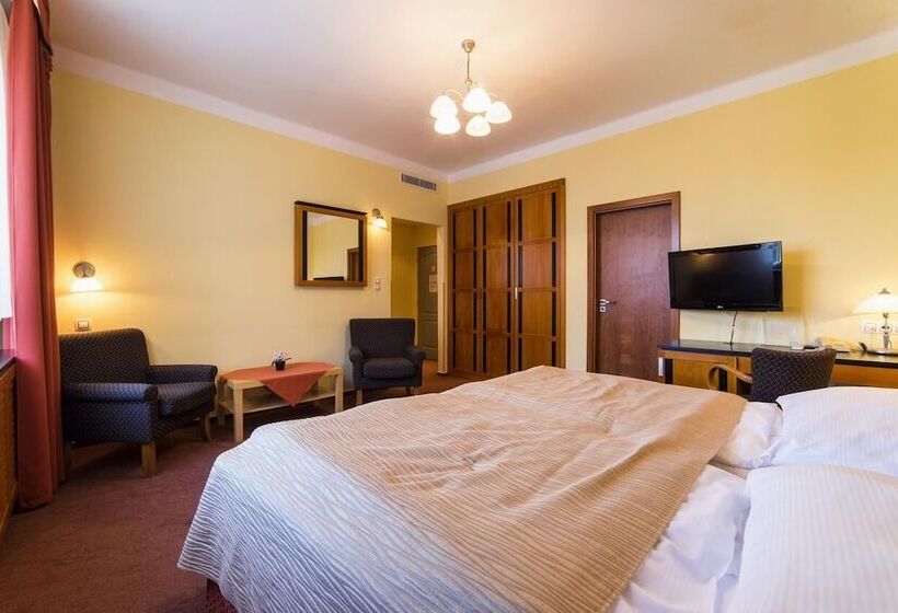 Номер Superior с Балконом, Penzion Homer Poděbrady