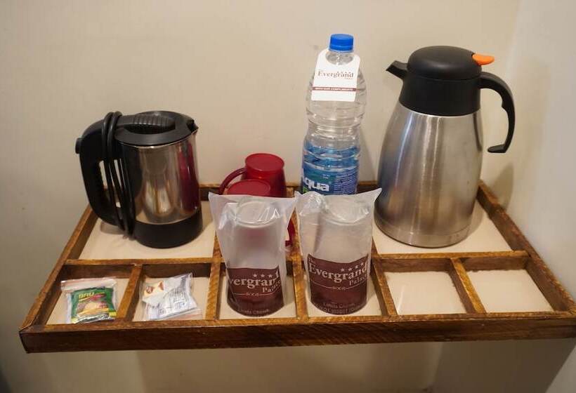 Номер Клуб, The Evergrand Palace