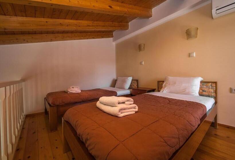 复式房间, Palataki