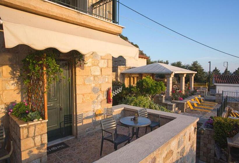 带海景的标准房, Palataki