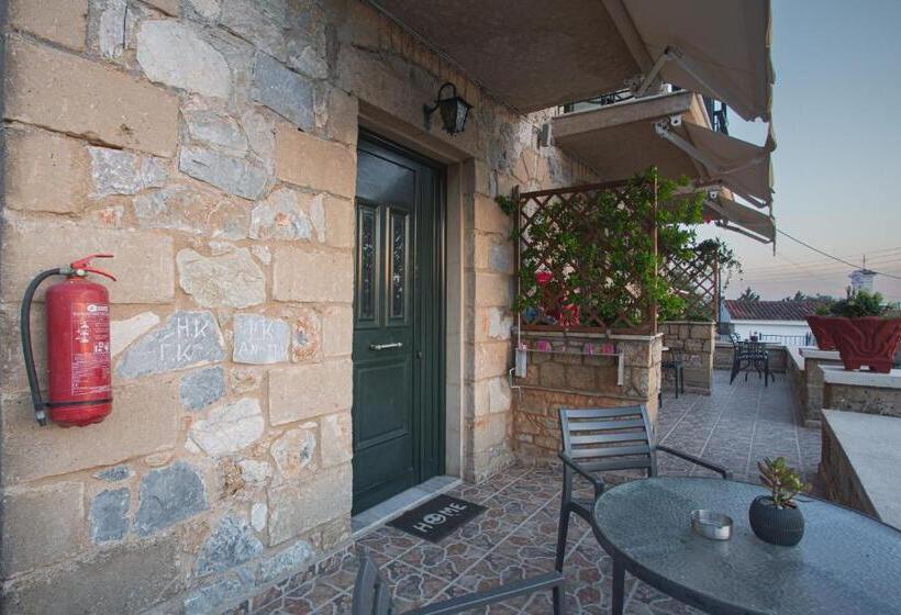 带海景的标准房, Palataki