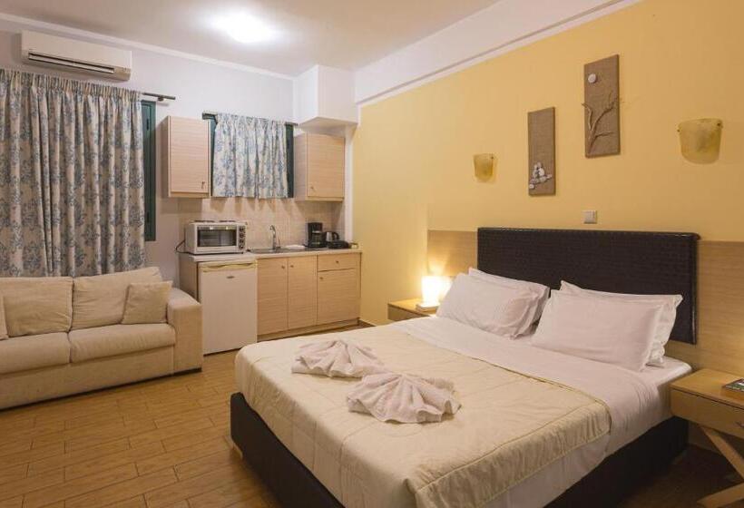 带1个卧室的带海景的公寓, Palataki