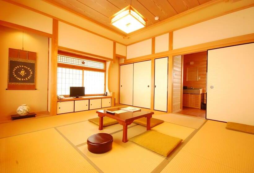 Deluxe Zimmer, 高野山 宿坊 西禅院  Koyasan Shukubo Saizenin