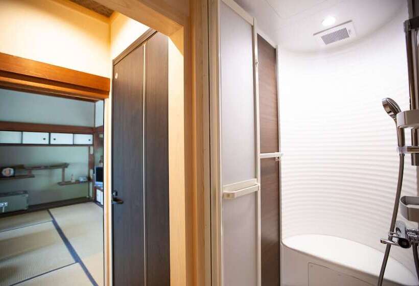 Deluxe Zimmer, 高野山 宿坊 西禅院  Koyasan Shukubo Saizenin