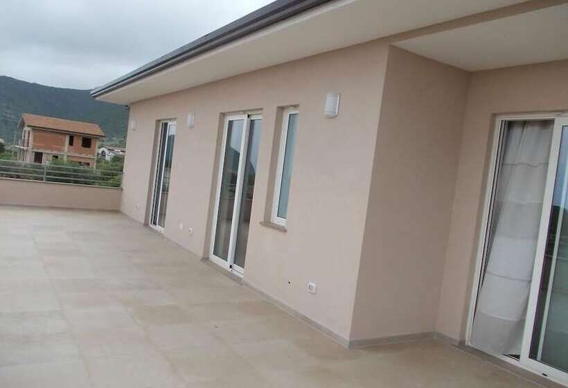 Номер Стандарт Вид на Бассейн, Villa Lauro Luxury B&b