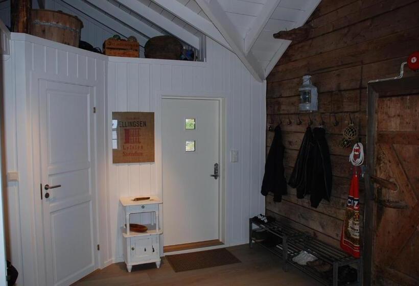 خانه 4 خوابه, å Rorbuer By Classic Norway Hotels