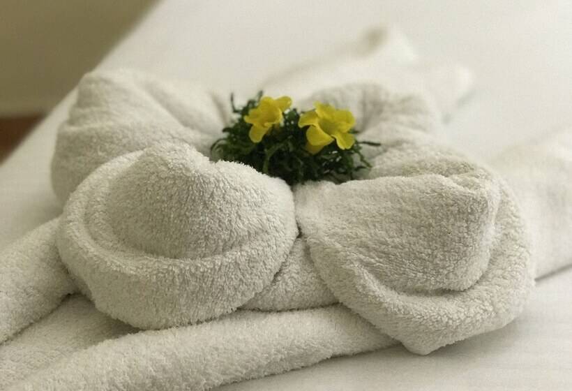 Executive Rum, Daffodils Spice Court