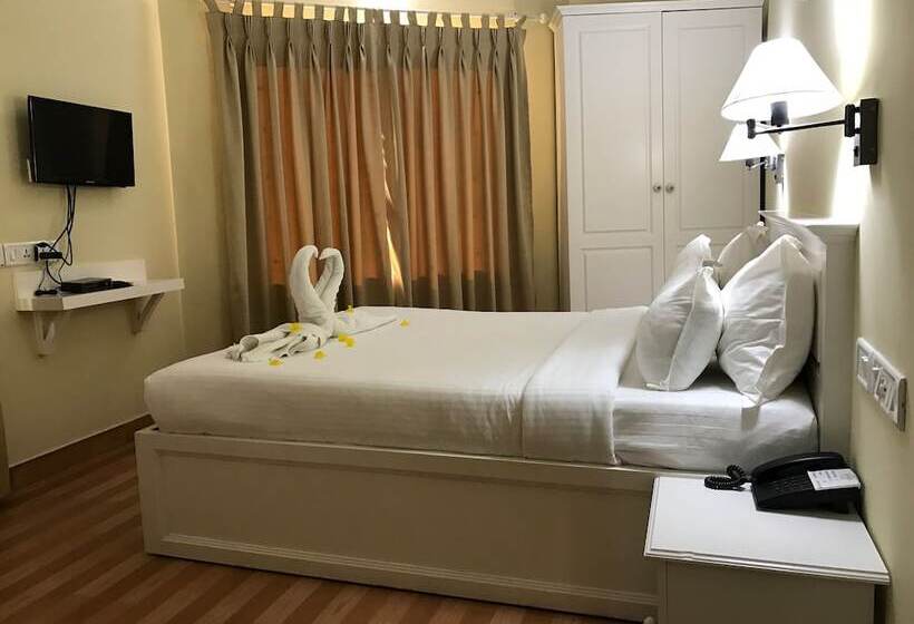 Executive Rum, Daffodils Spice Court