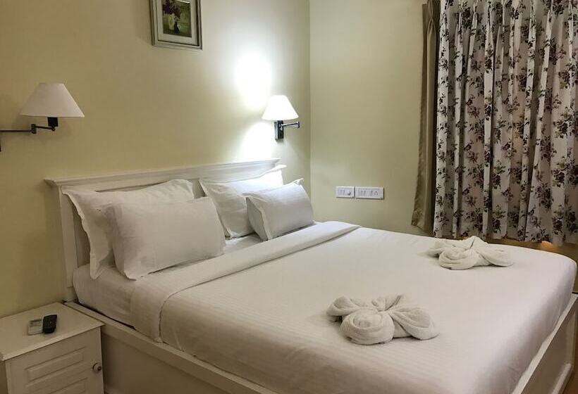 Executive Rum, Daffodils Spice Court