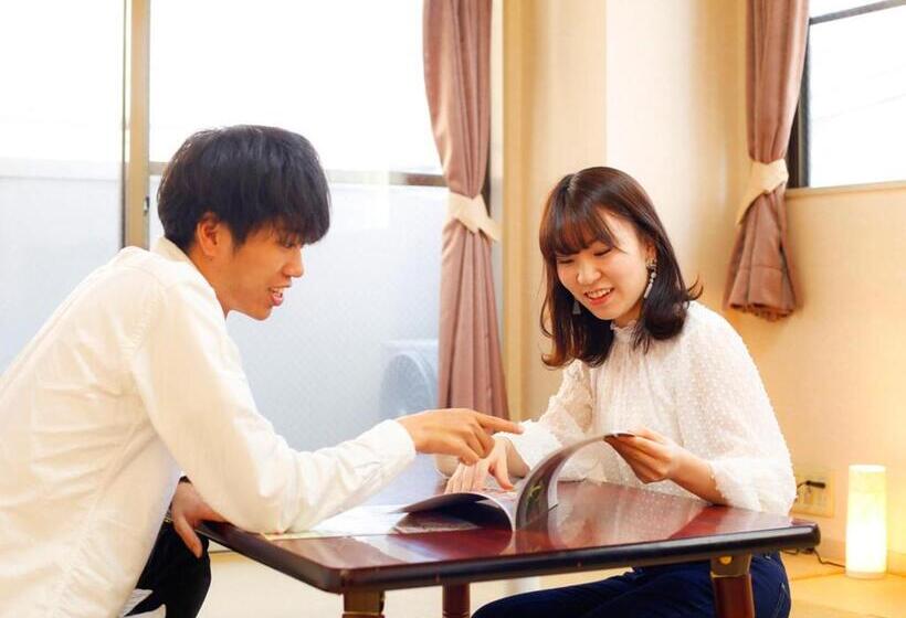 חדר סטנדרט לארבעה, Kyomai Inn