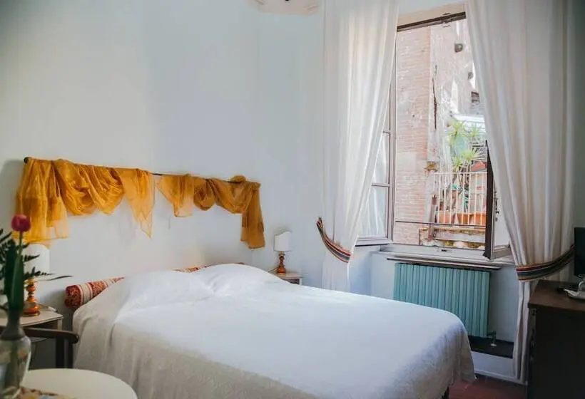 اتاق استاندارد, La Romea Residenza D Epoca