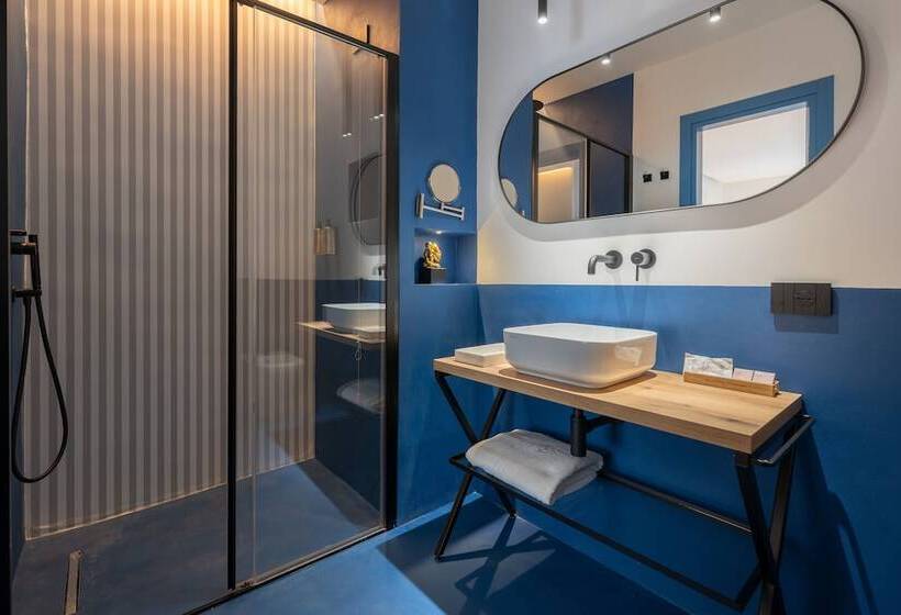 اتاق ساده سه‌ نفره, Le Mummarelle Napoli