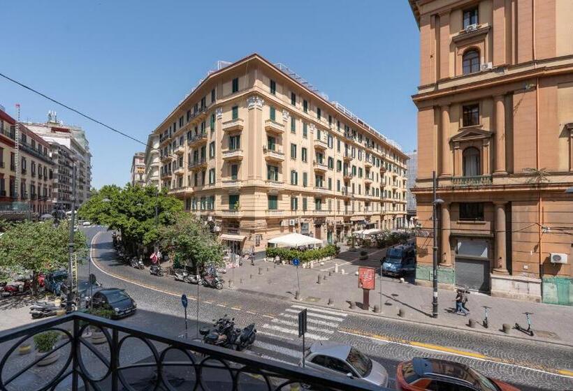اتاق استاندارد با بالکن, Le Mummarelle Napoli