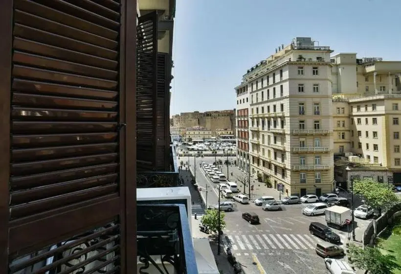 اتاق سوپریور با تخت بزرگ, Le Mummarelle Napoli