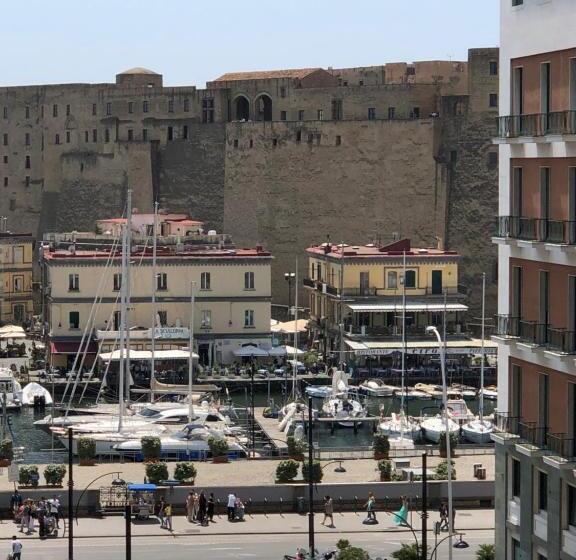 اتاق سوپریور با تخت بزرگ, Le Mummarelle Napoli