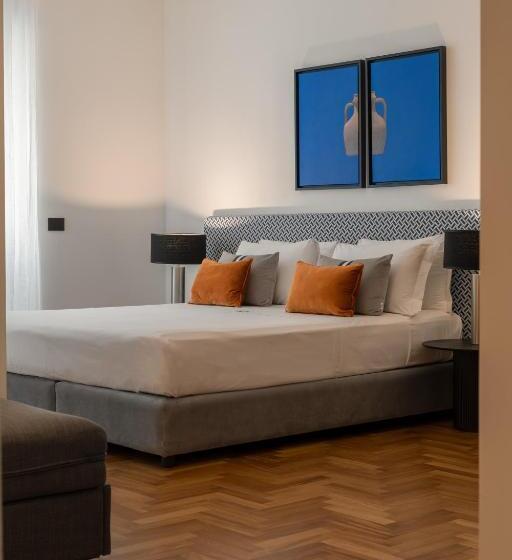 اتاق ساده سه‌ نفره, Le Mummarelle Napoli