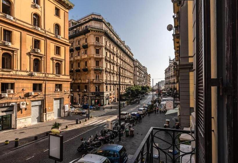 اتاق استاندارد با تخت بزرگ, Le Mummarelle Napoli