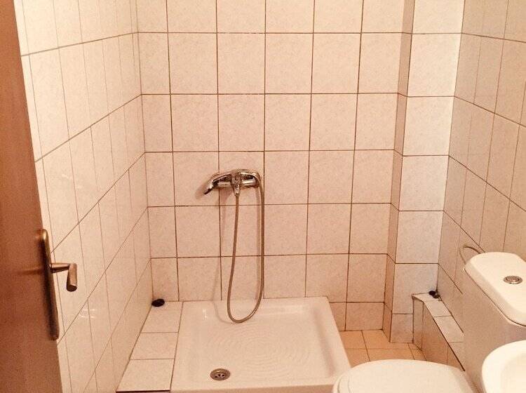 חדר סטודיו סטנדרד, Evagelia