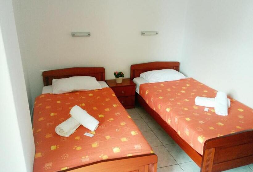 חדר אקונומי, Evagelia