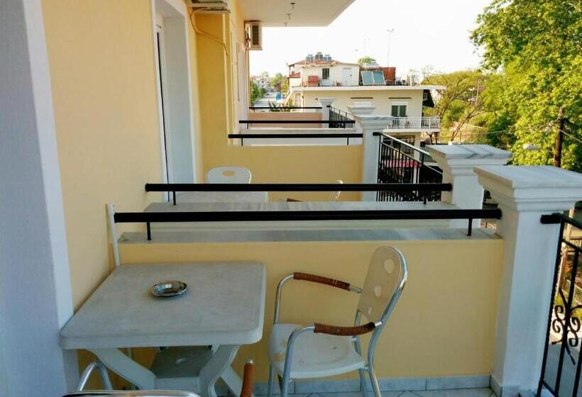 חדר סטודיו סטנדרד, Evagelia