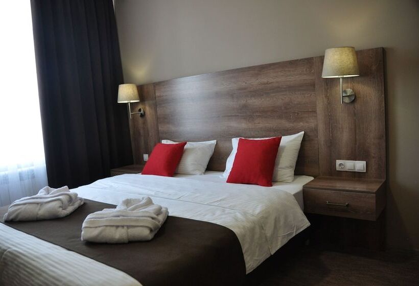 اتاق استاندارد, Granat