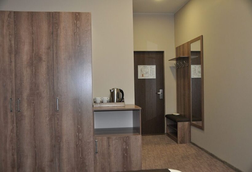 اتاق استاندارد, Granat