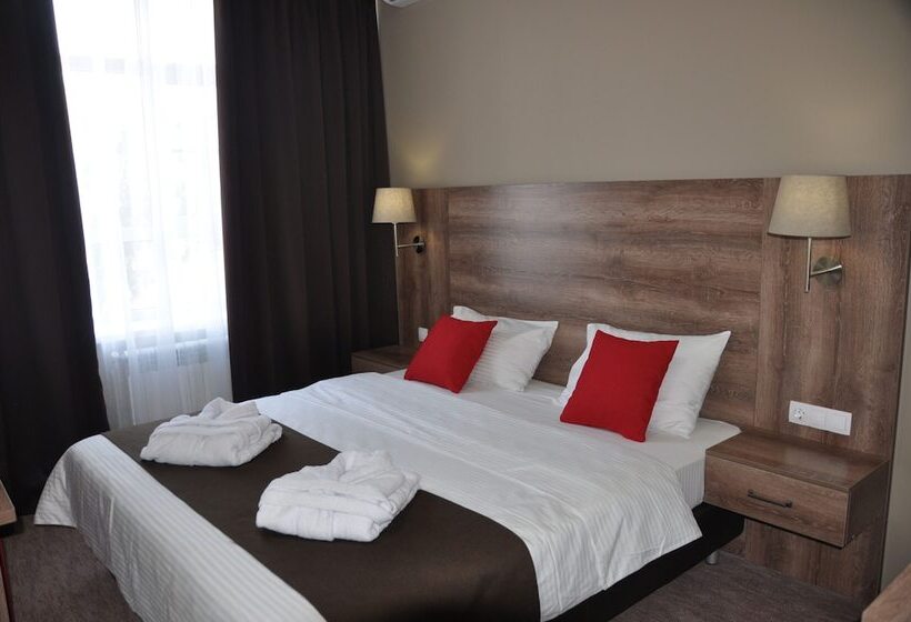 اتاق استاندارد, Granat