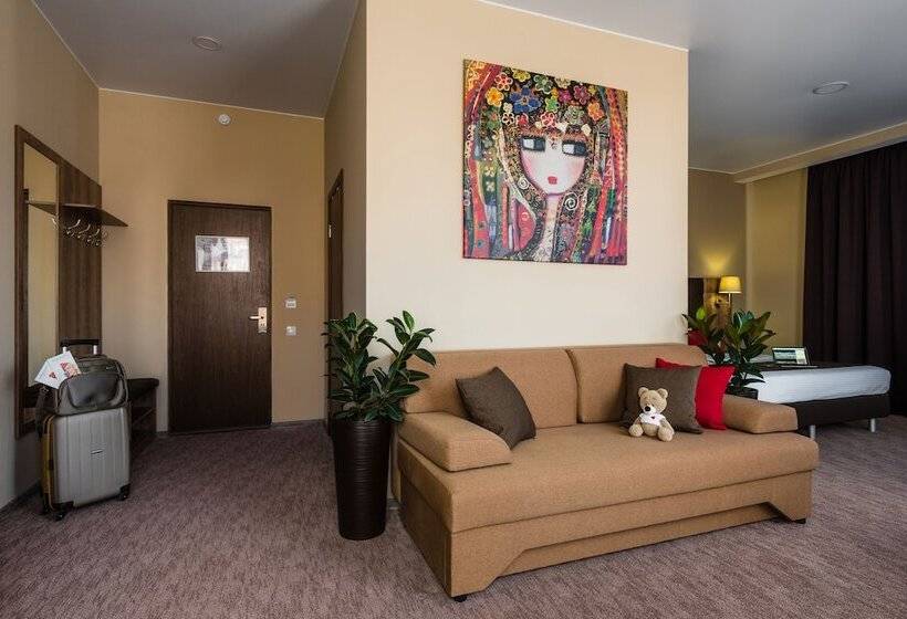 سوییت جونیور, Granat