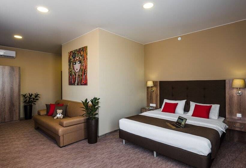 سوییت جونیور, Granat