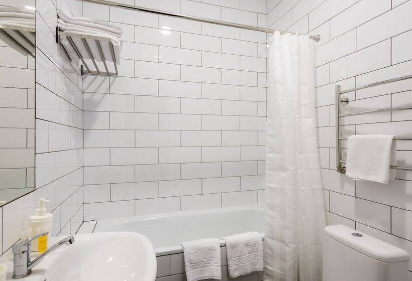 اتاق استاندارد یک نفره, Granat