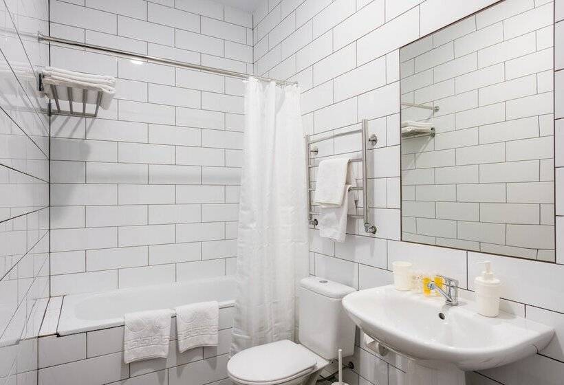 اتاق استاندارد یک نفره, Granat