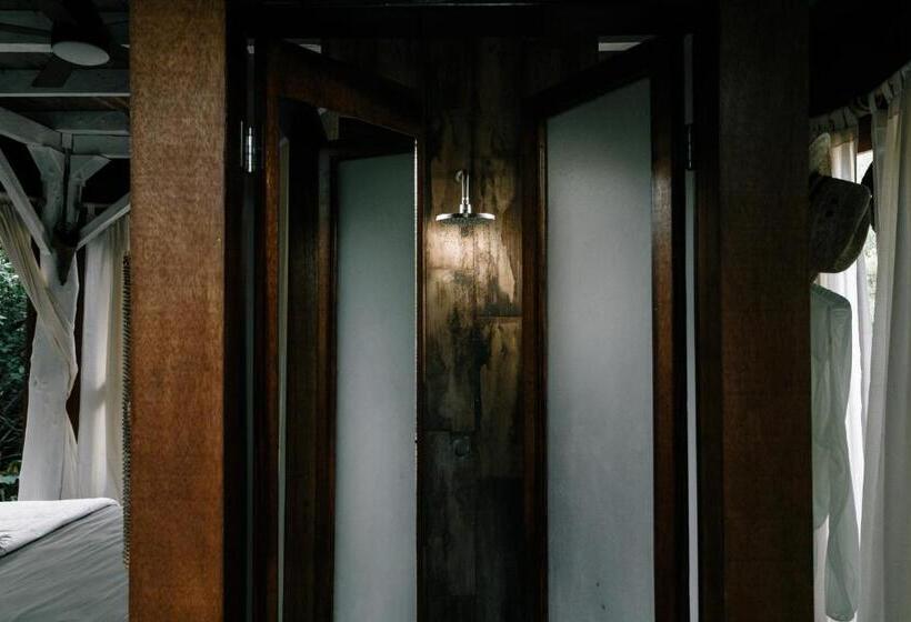 Bungalow Standard, Mamasan Treehouses & Cabins